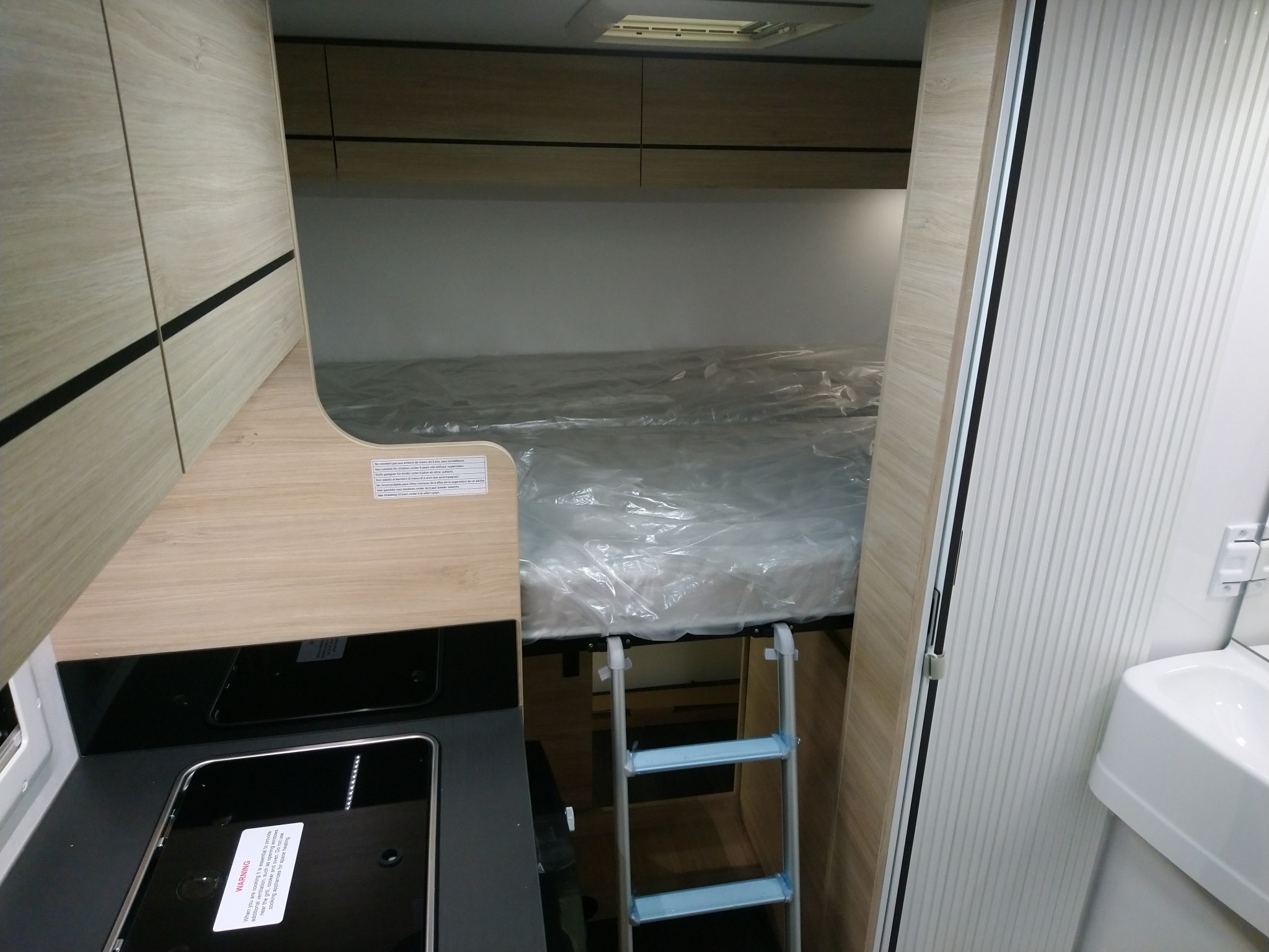 39399-07-2048.jpg