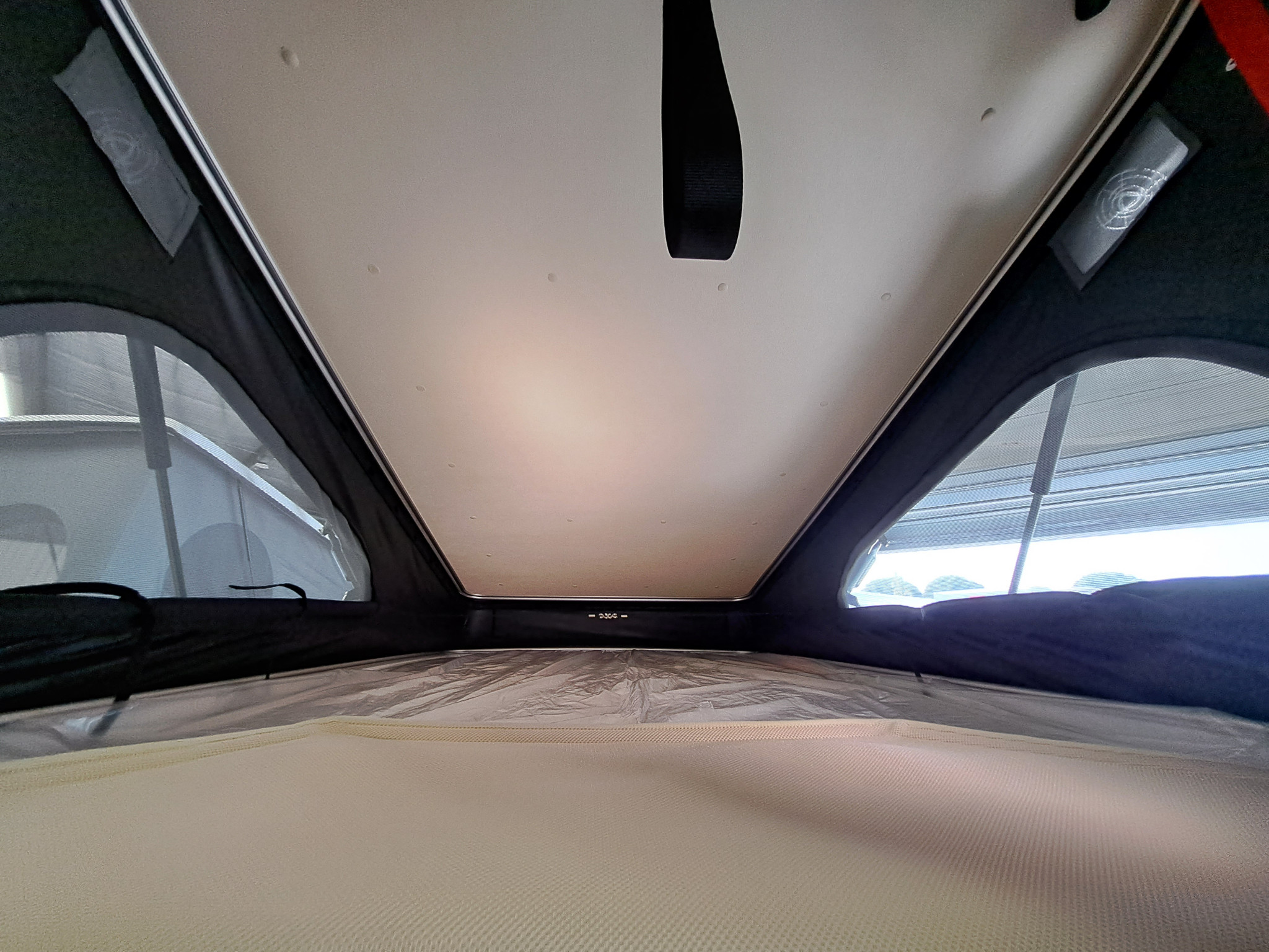 39920-05-2048.jpg