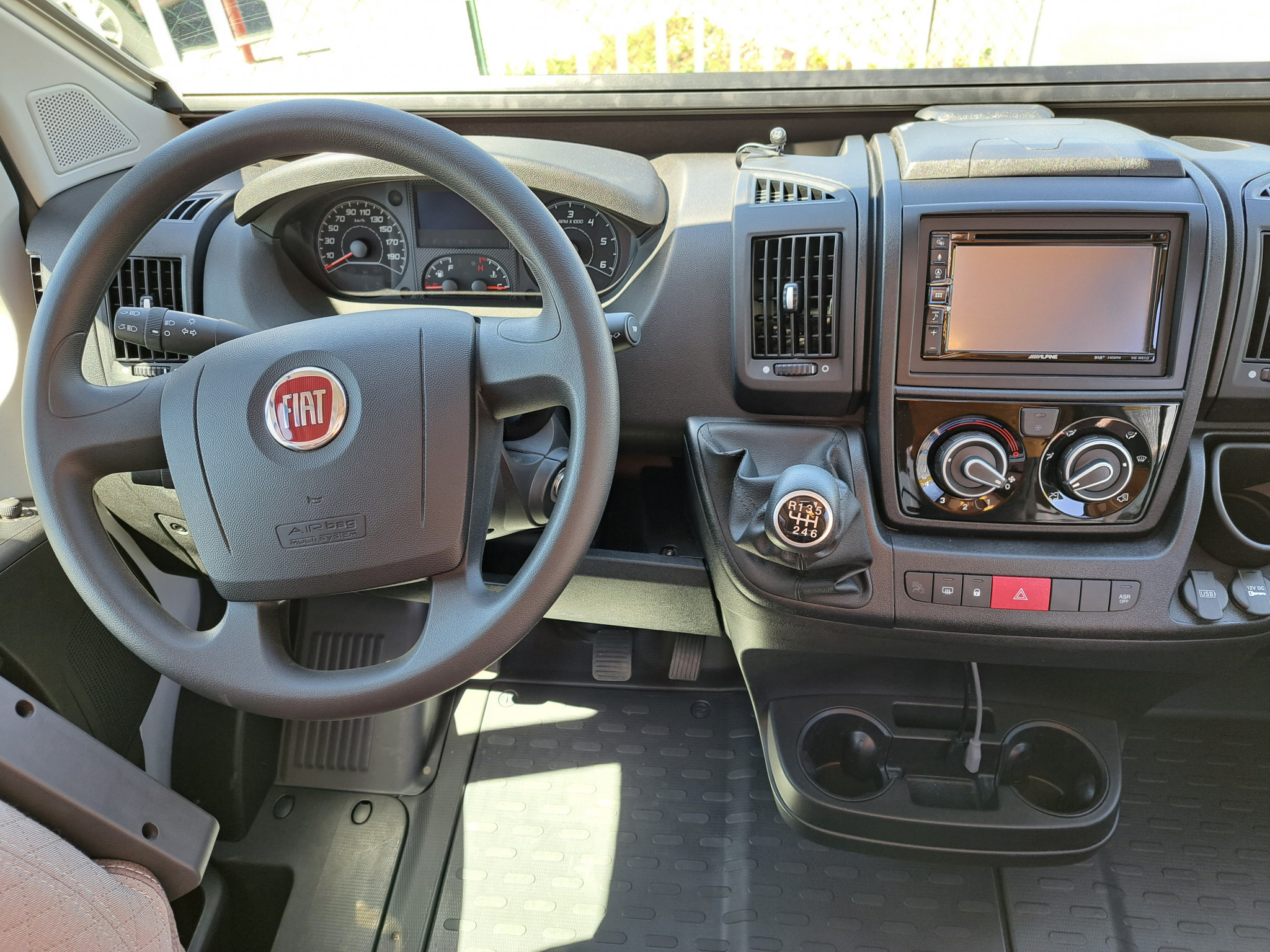 40109-09-2048.jpg