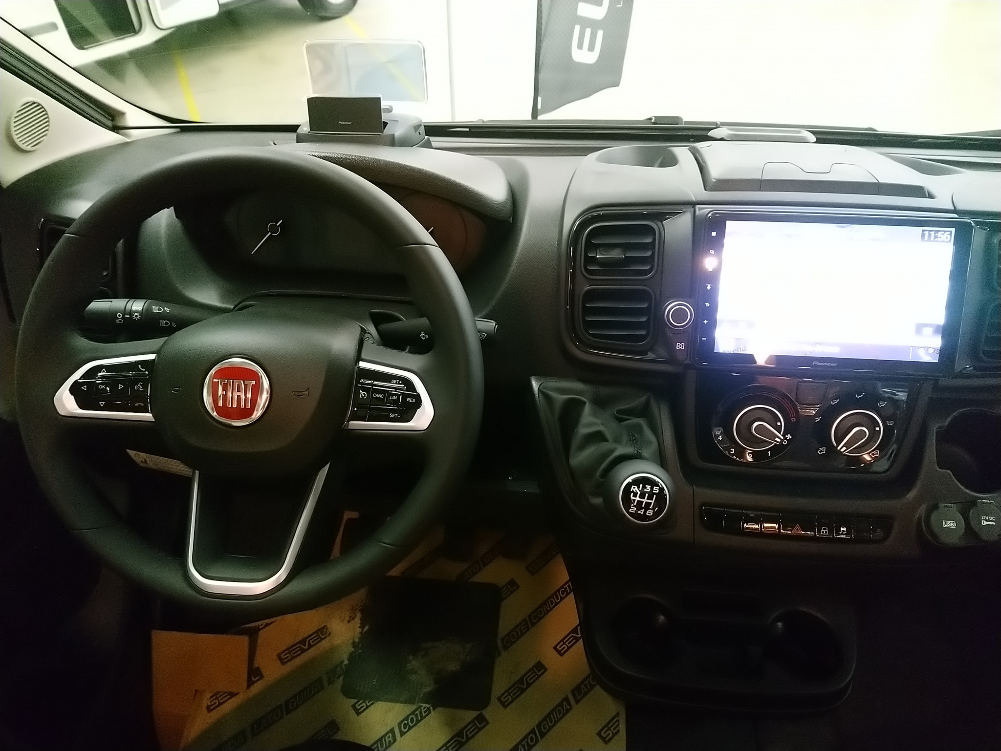 40165-10-2048.jpg