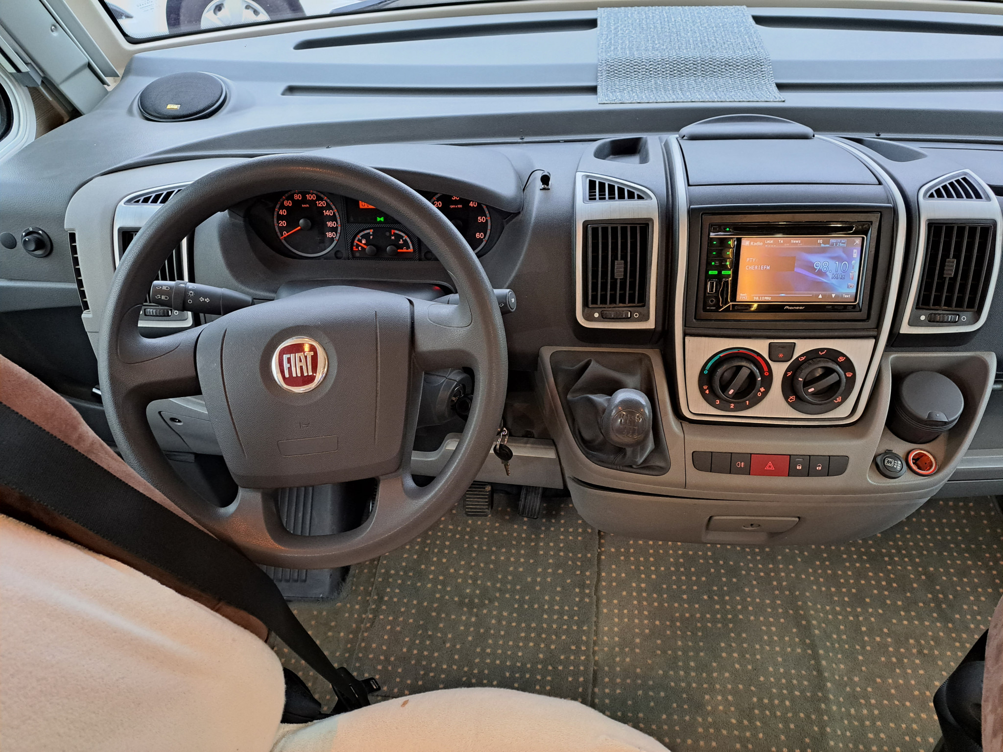 41284-16-2048.jpg