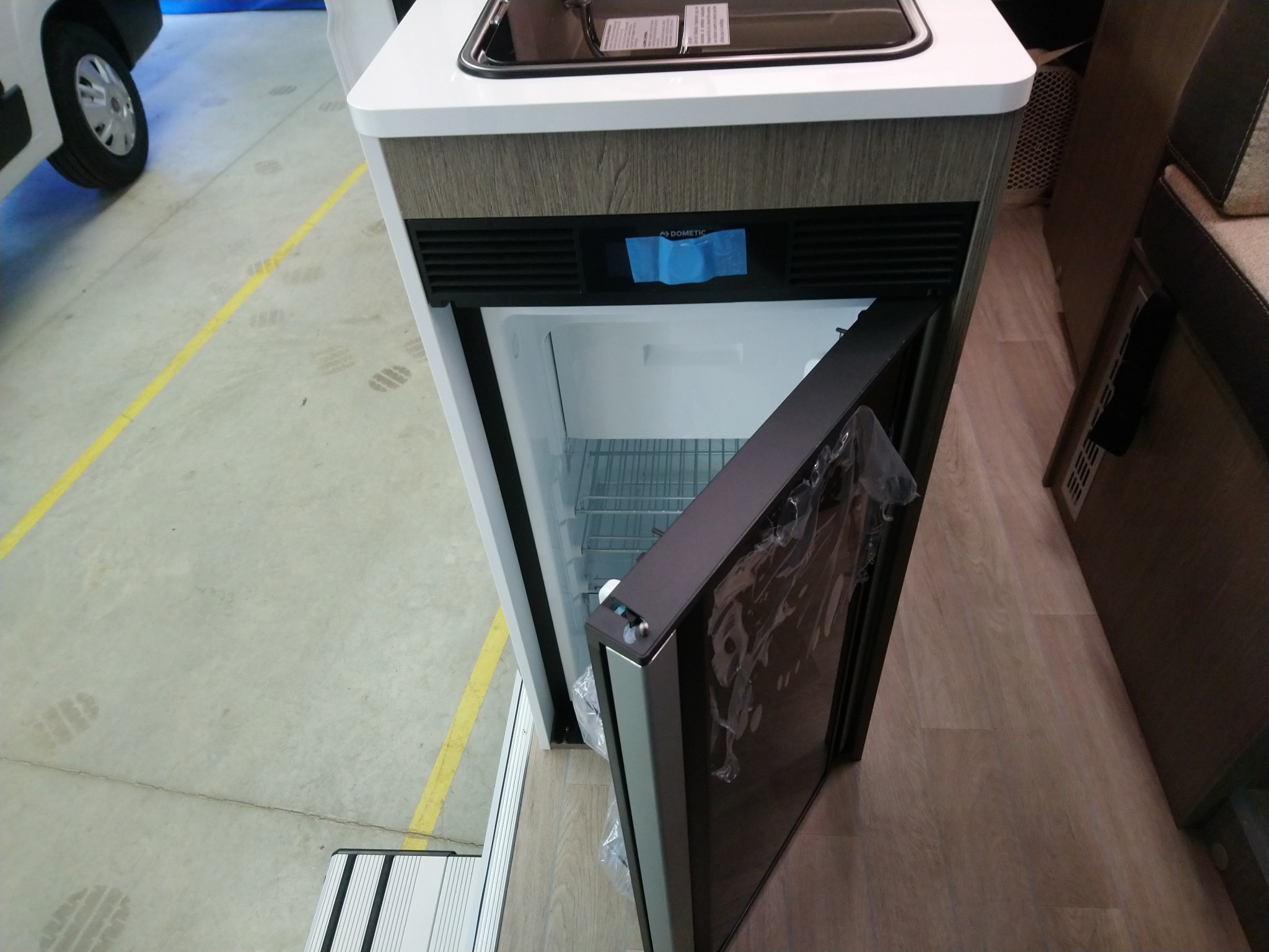 41356-07-2048.jpg