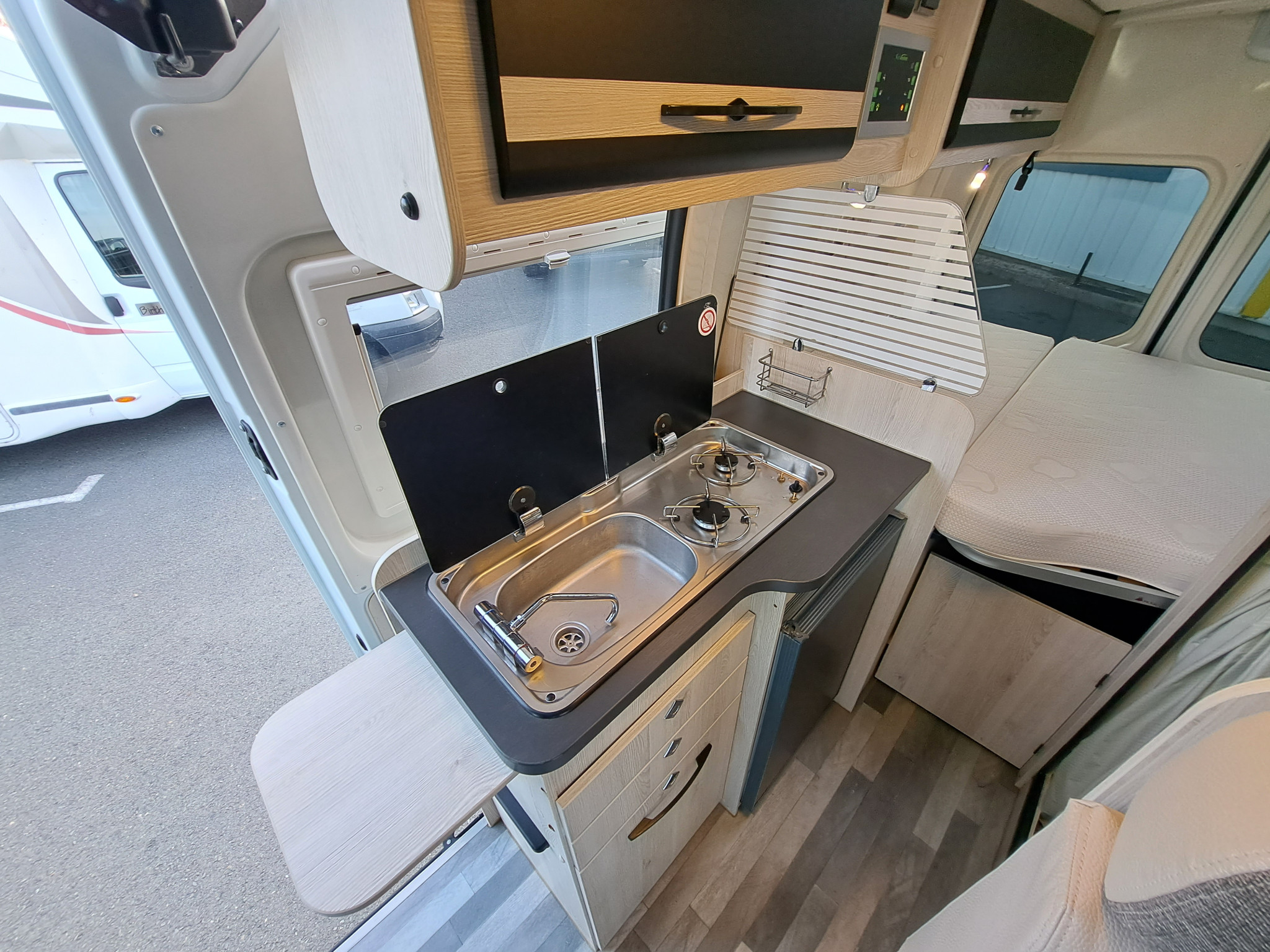 41490-03-2048.jpg