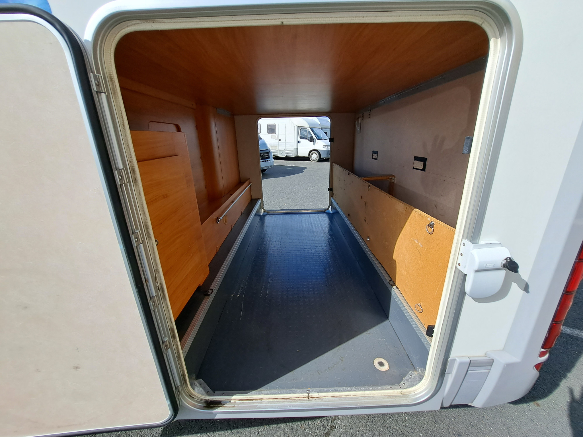 41636-16-2048.jpg