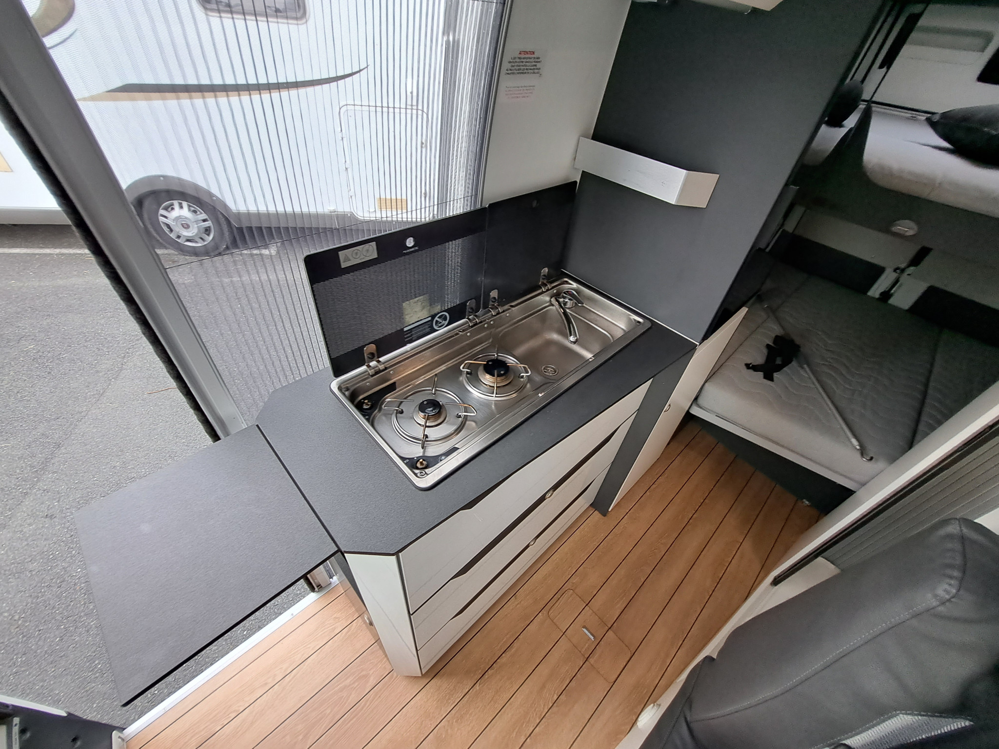 41710-03-2048.jpg