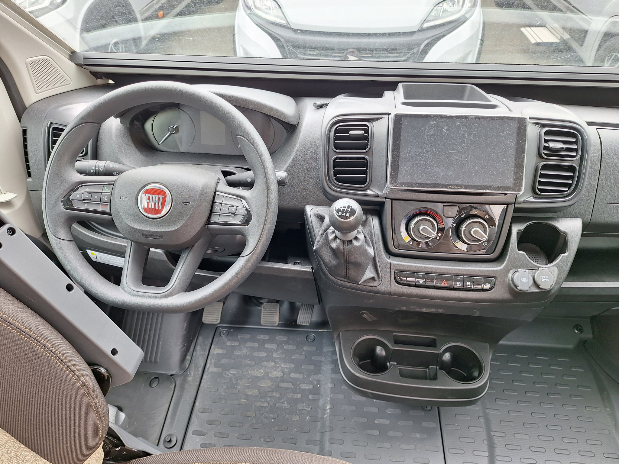 43520-08-2048.jpg
